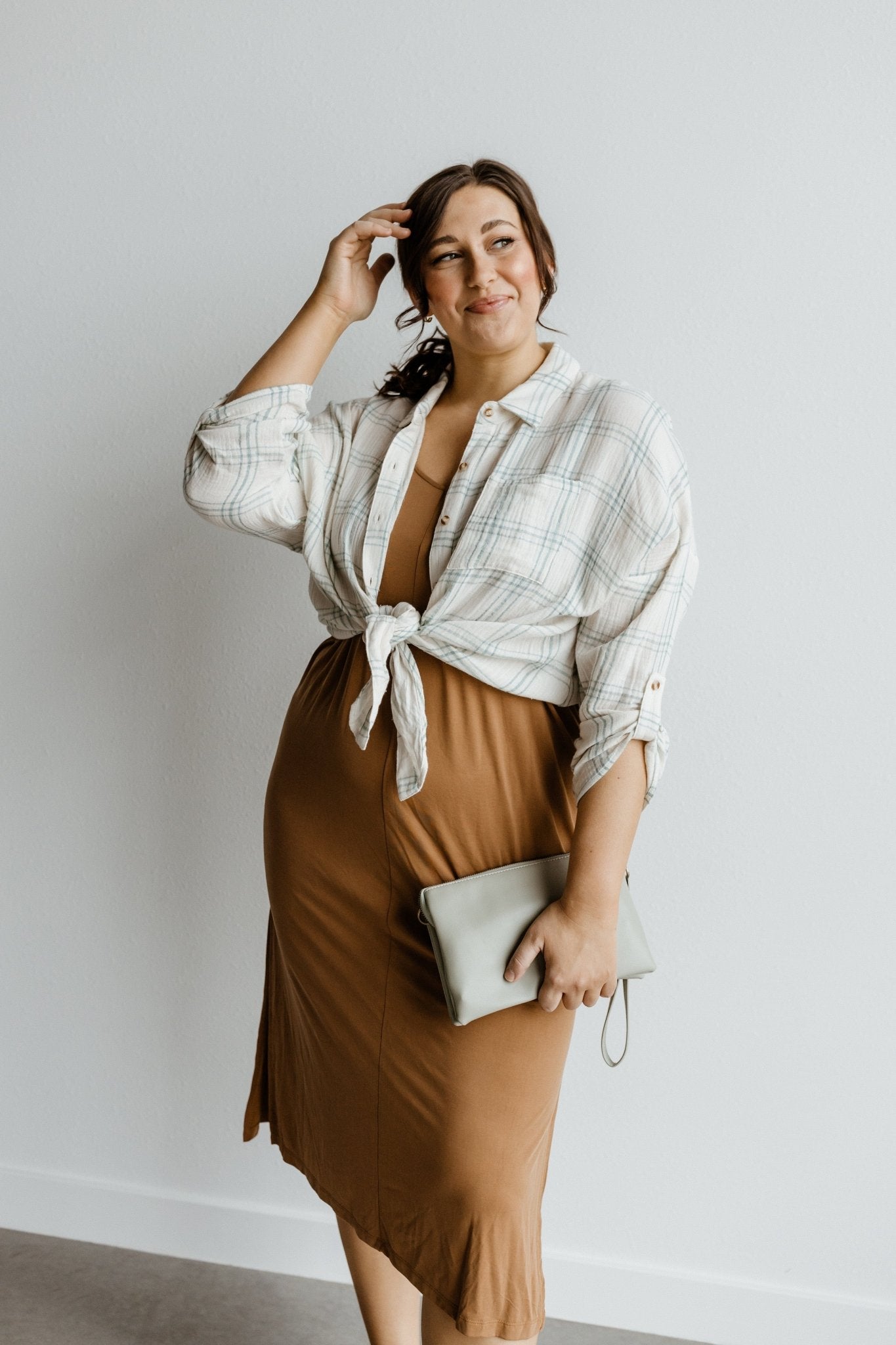 MEDIUM FAUX LEATHER CLUTCH IN LIGHT SAGE - Love Marlow