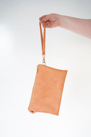 MEDIUM FAUX LEATHER CLUTCH IN MELON - Love Marlow