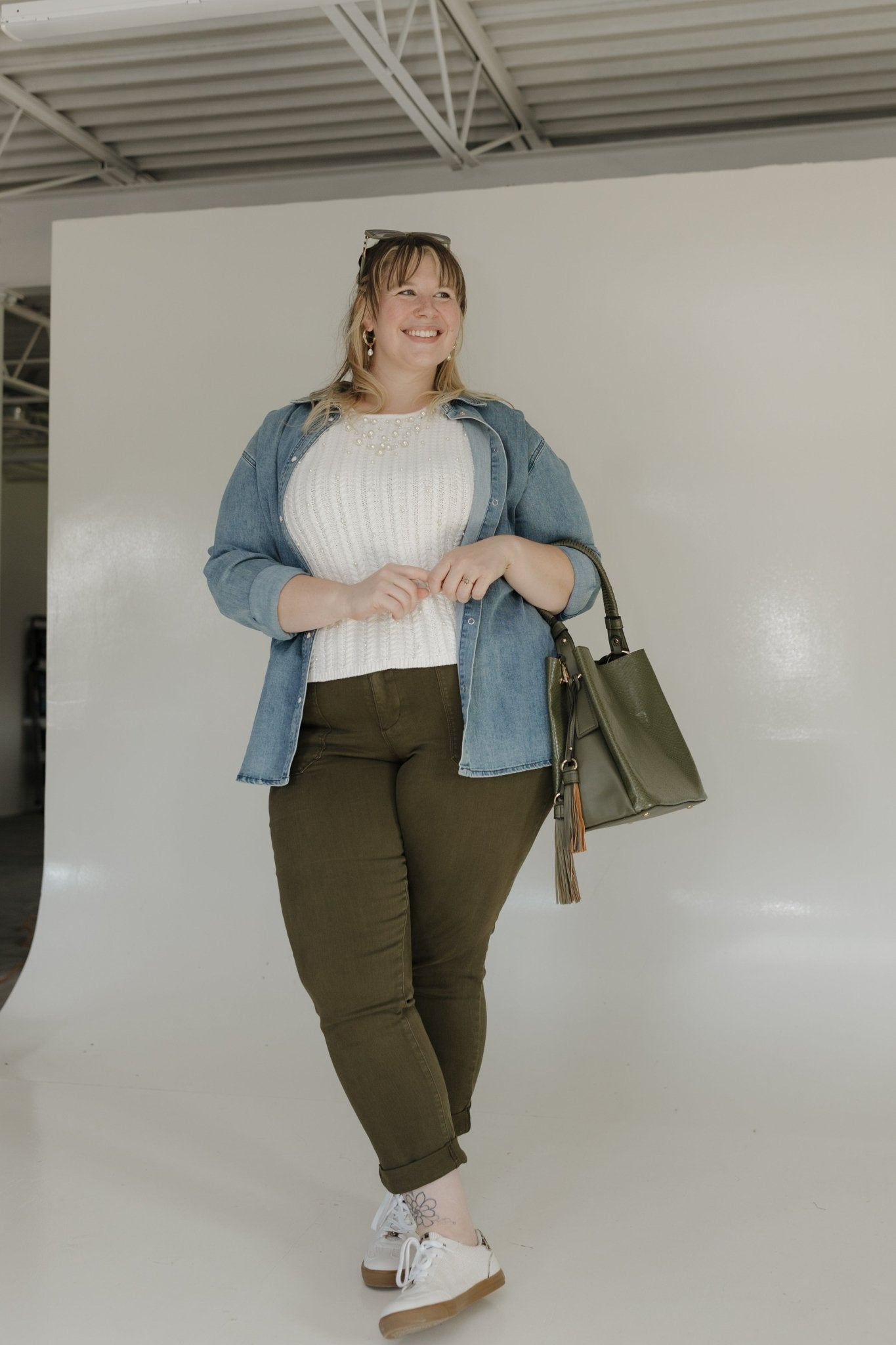 MEDIUM STRUCTURED HOBO BAG WITH TASSELS IN OLIVE - Love Marlow