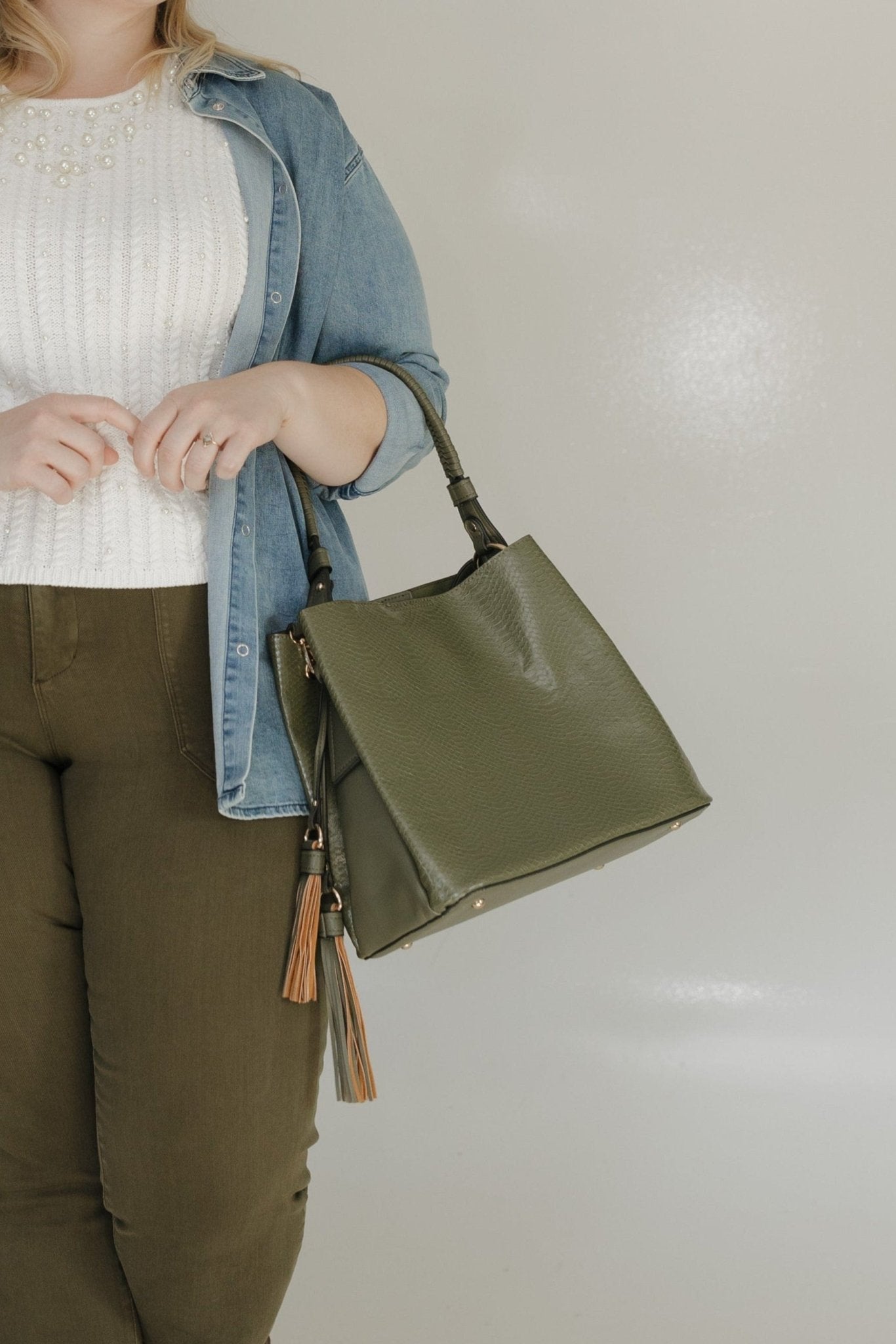 MEDIUM STRUCTURED HOBO BAG WITH TASSELS IN OLIVE - Love Marlow