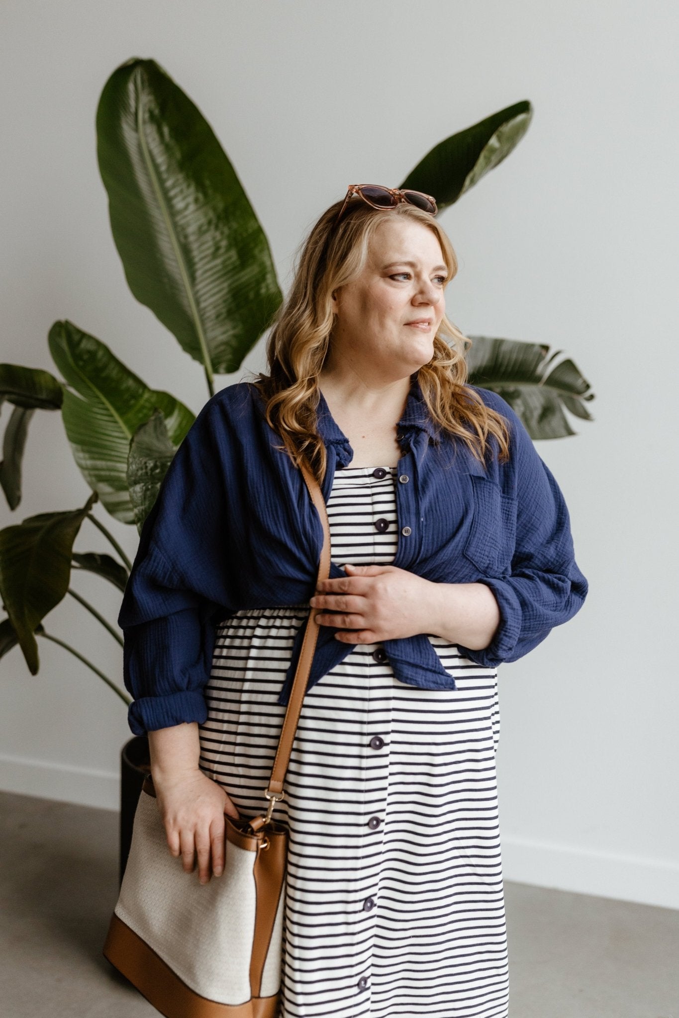 MEDIUM WOVEN SATCHEL IN IVORY AND GREIGE - Love Marlow