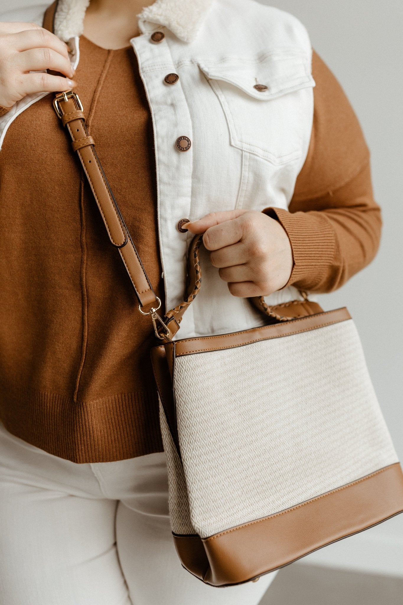 MEDIUM WOVEN SATCHEL IN IVORY AND GREIGE - Love Marlow