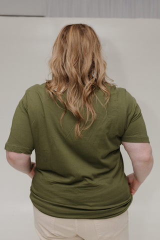 "MERRY EVERYTHING AND HAPPY ALWAYS" GRAPHIC TEE - Love Marlow