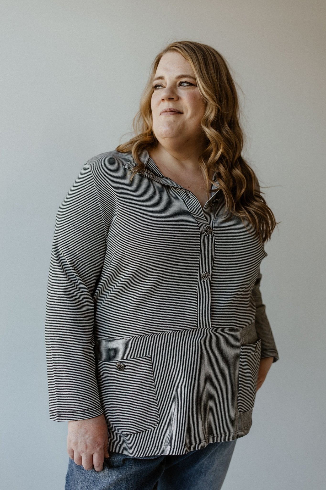 MICRO - STRIPE PULLOVER WITH POCKET DETAIL - L - Love Marlow