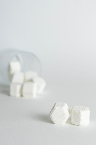 MINI SHOWER STEAMERS IN ROSEMARY MINT - AROMATHERAPY ESSENTIAL OIL SPA TABLETS - Love Marlow