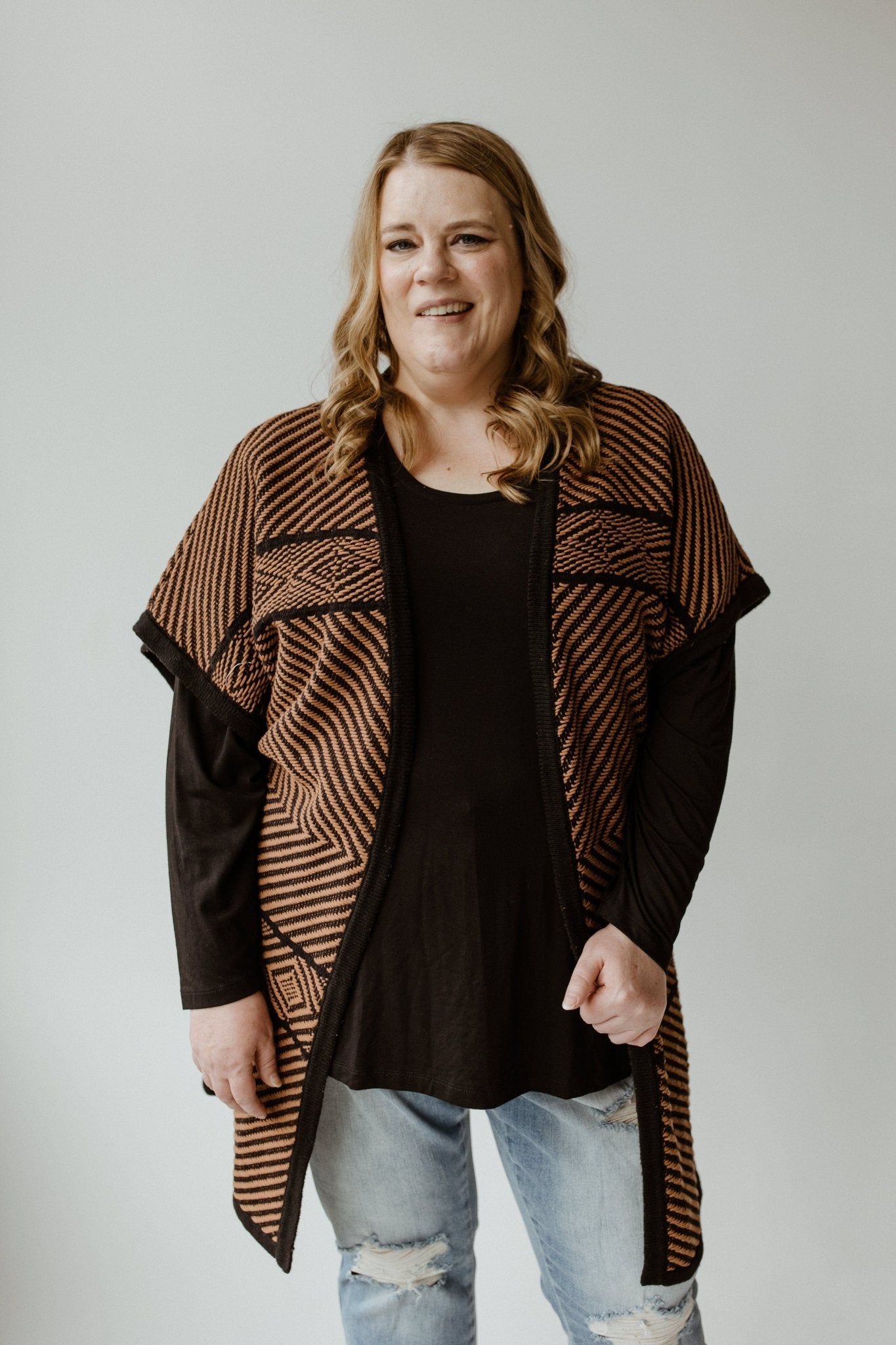 MINIMALIST AZTEC PATTERN KIMONO - Love Marlow