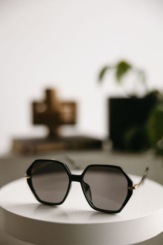 OIA SUNGLASSES IN BLACK AND GOLD - Love Marlow