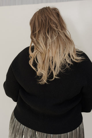 OVERSIZED CROPPED SWEATER IN VERY BLACK - Love Marlow