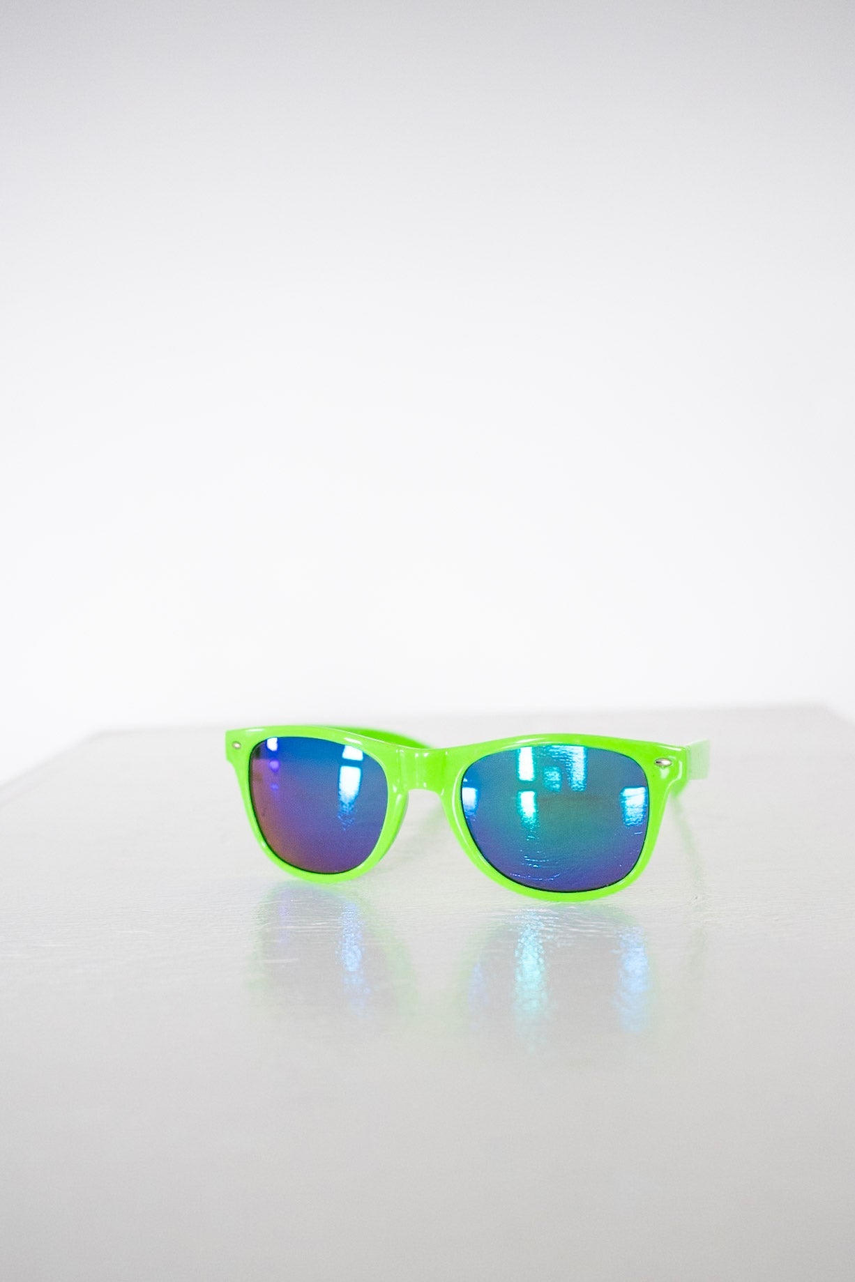 PLAYA DEL CARMEN SUNGLASSES IN NEON GREEN - Love Marlow