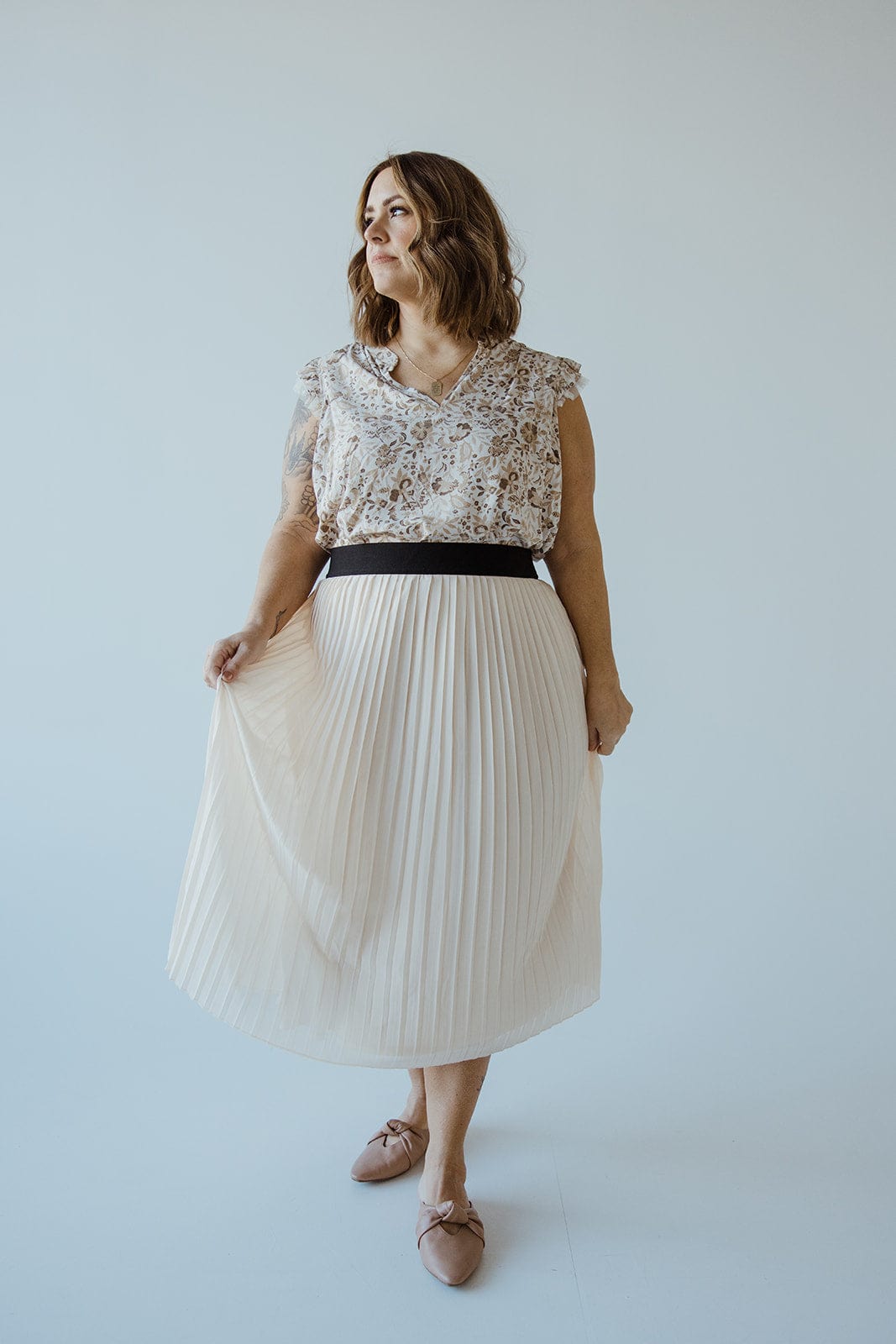 PLEATED MIDI LENGTH CHIFFON SKIRT IN TAUPE - 1x - Love Marlow