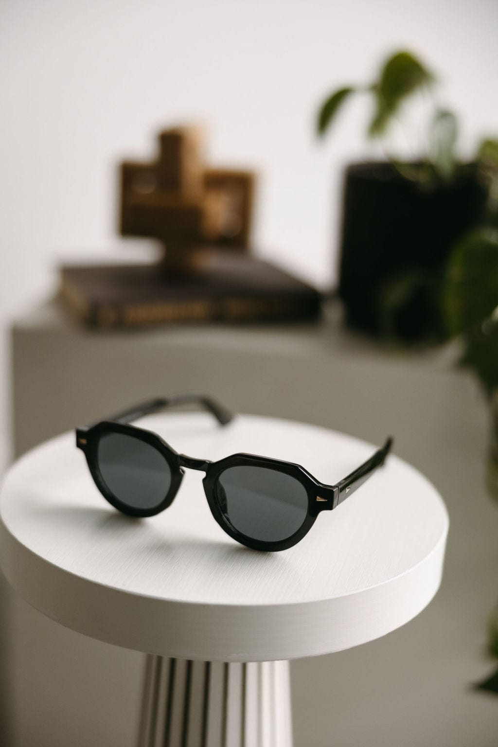 PORTSTEWART SUNGLASSES IN BLACK - Love Marlow