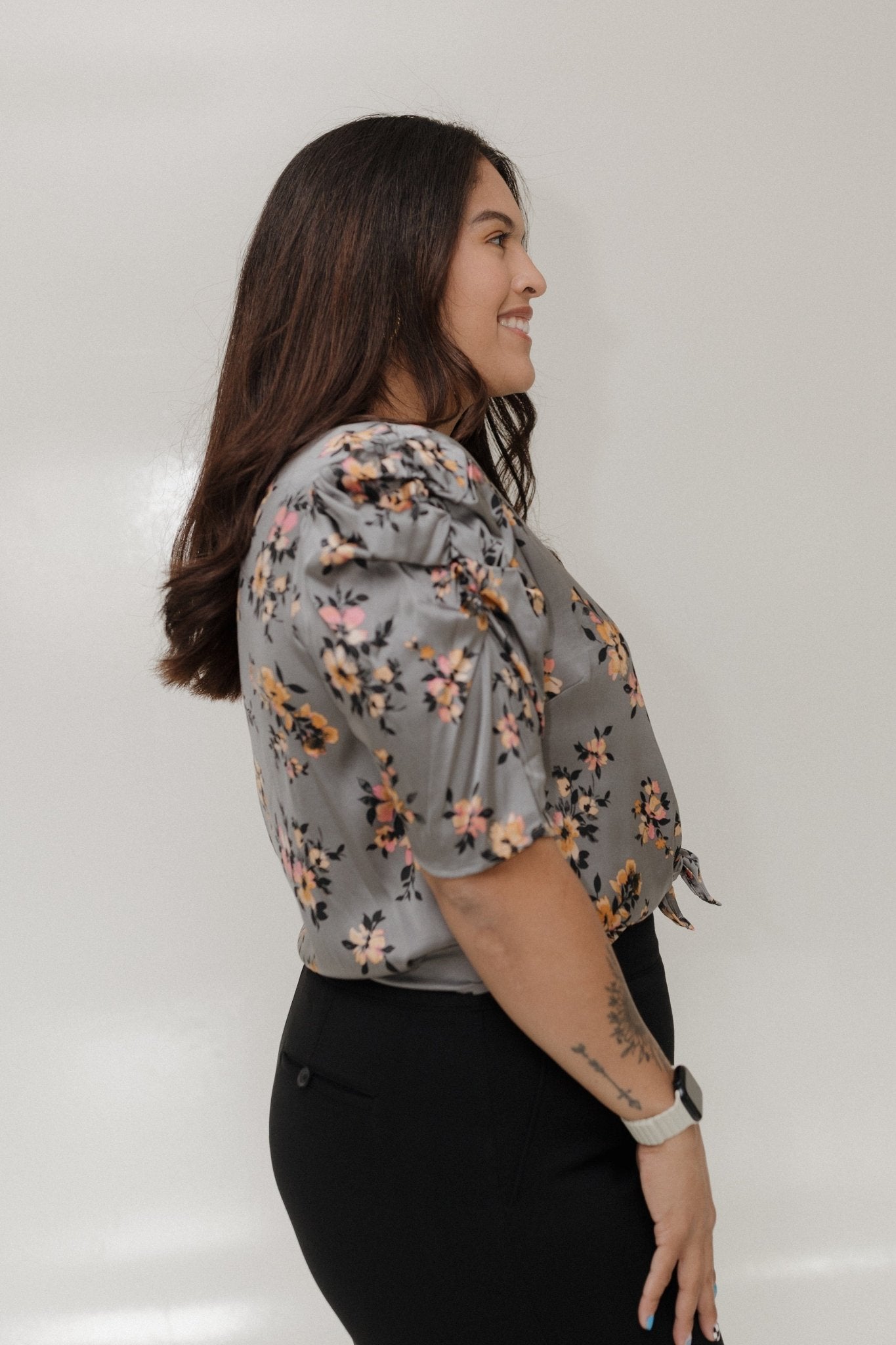 PUFF SHOULDER SILKY BUTTON - UP FLORAL BLOUSE IN CHARCOAL - Love Marlow