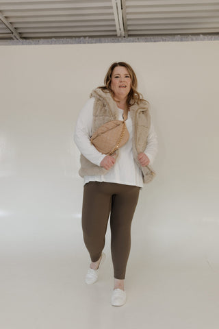 QUILTED SLING BAG WITH CHAIN DETAIL IN TAN - Love Marlow