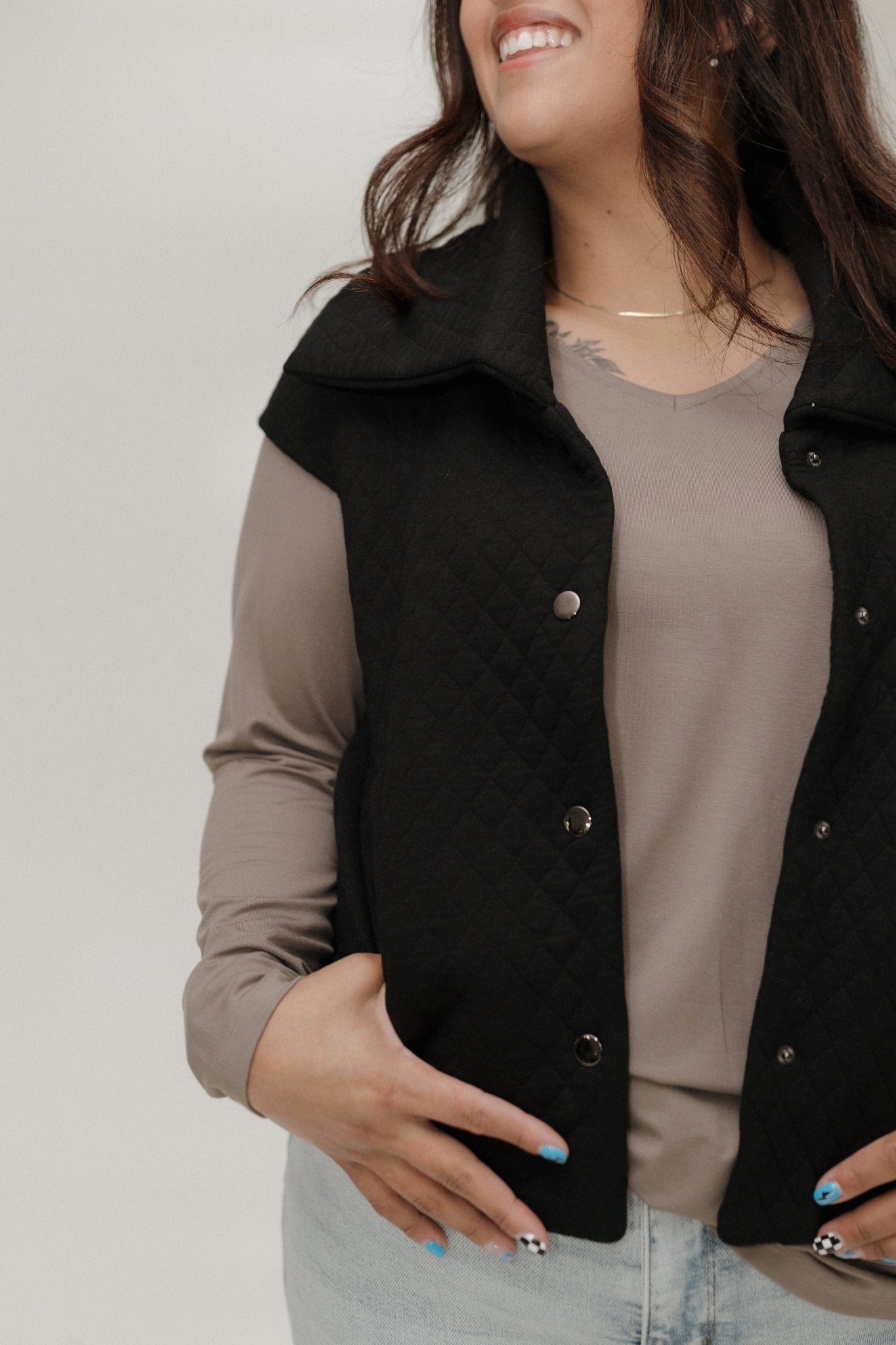 QUILTED VEST IN BLACK - Love Marlow