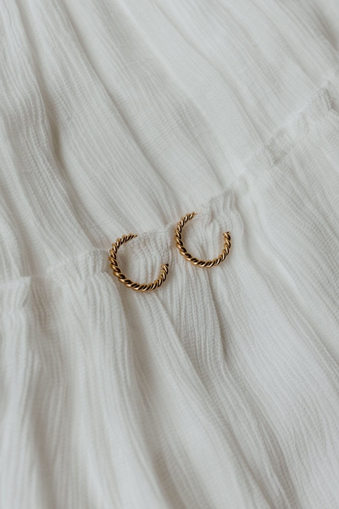 RAQUEL HOOP EARRINGS - Love Marlow