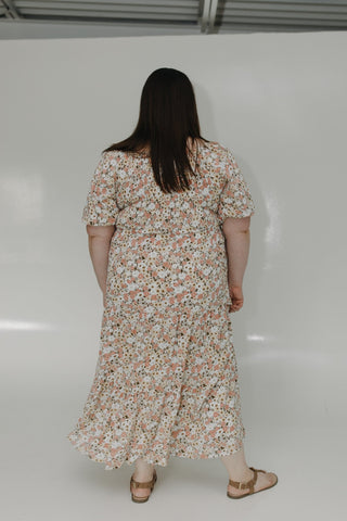 RETRO FLORAL SMOCKED BODICE TIERED SKIRT WITH BUBBLE SLEEVE - Love Marlow