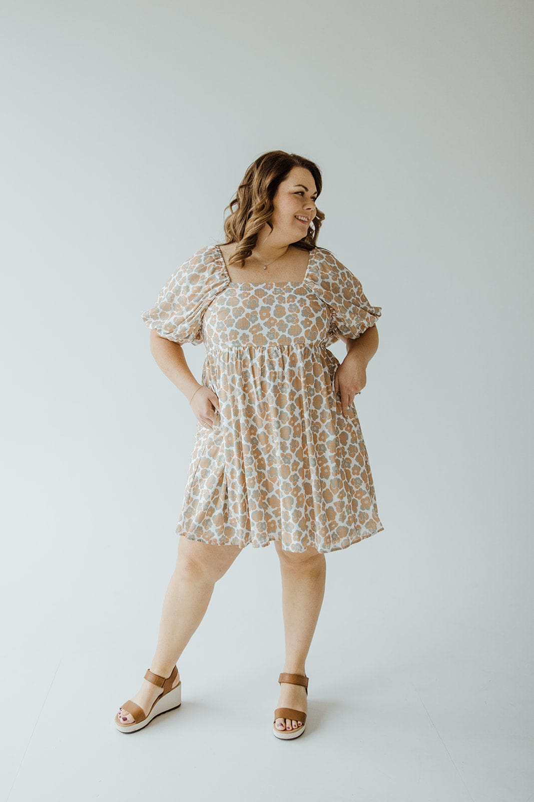 RETRO PRINT BUBBLE SLEEVE DRESS 3x / Off White | Sage