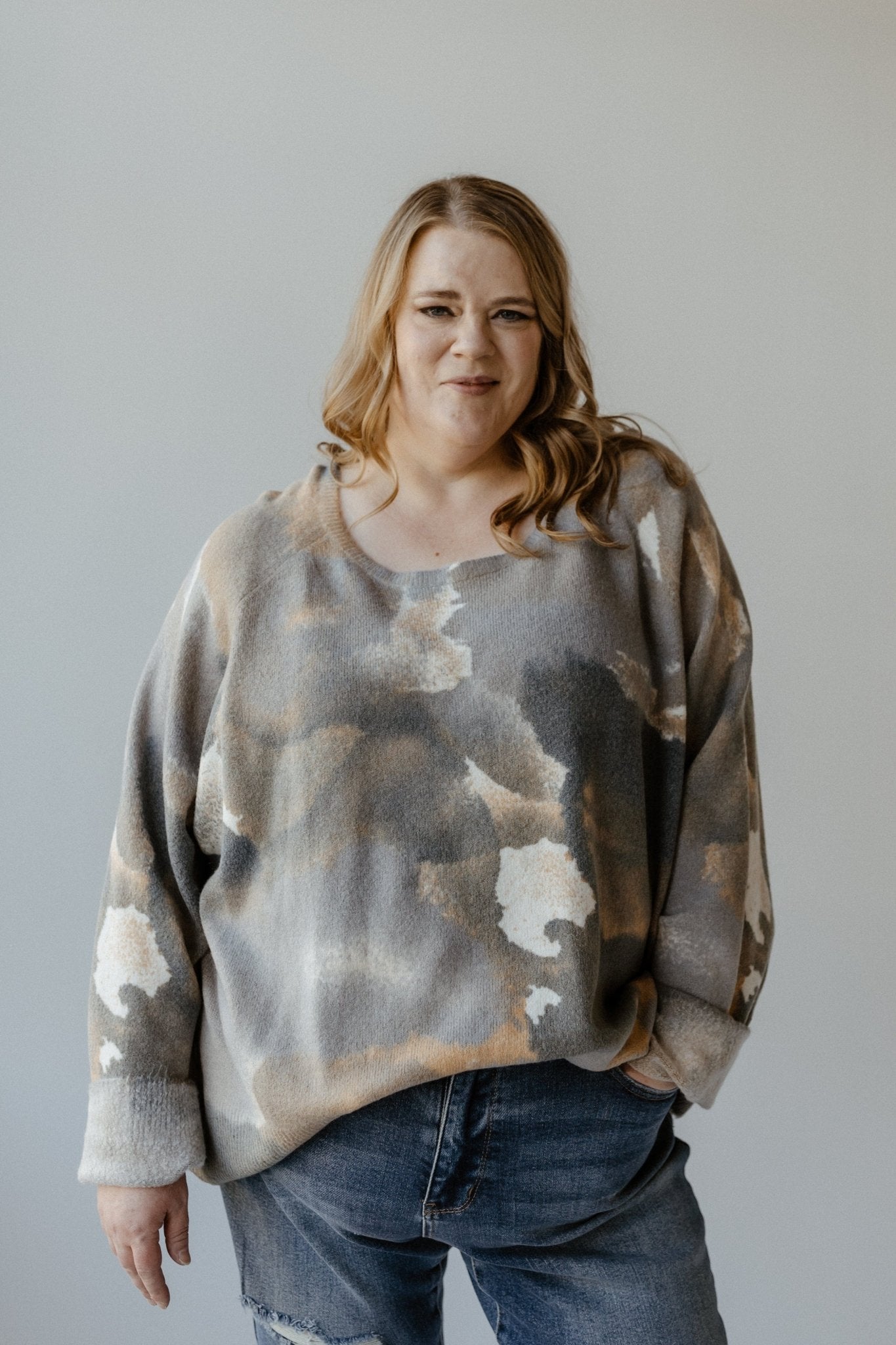 REVERSIBLE CREW NECK SWEATER WITH RAGLAN SLEEVES IN CHESTNUT - Love Marlow