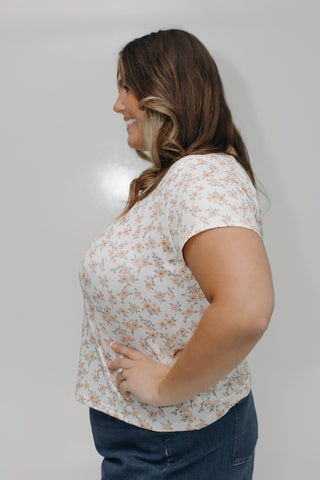 RIBBED ESSENTIAL FLORAL PRINT SCOOPED NECK TEE - Love Marlow
