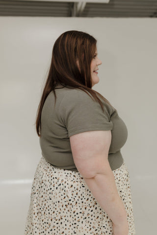 RIBBED ESSENTIAL SCOOPED NECK SWEATER TEE IN FOREST HAZE - Love Marlow