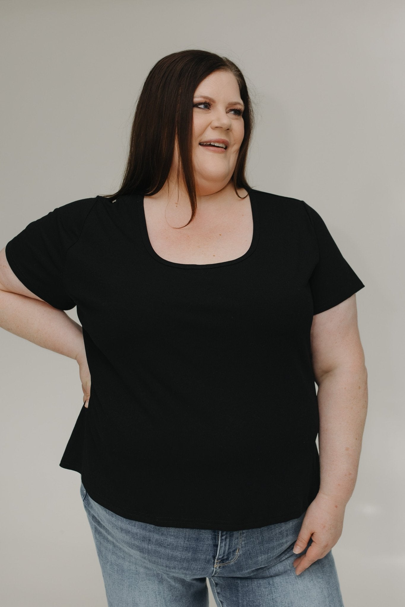 RIBBED ESSENTIAL SCOOPED NECK TEE IN BLACK - Love Marlow