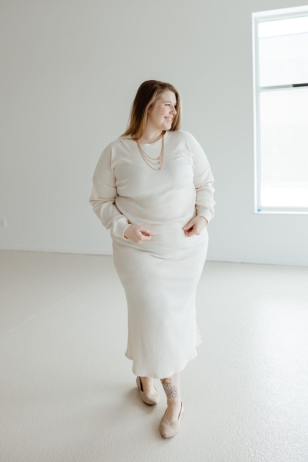 RIBBED KNIT MIDI LENGTH PENCIL SKIRT IN CREAM - Love Marlow