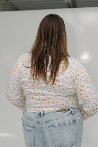 RIBBED SCOOP NECK LONG SLEEVE TEE WITH LETTUCE HEM - Love Marlow