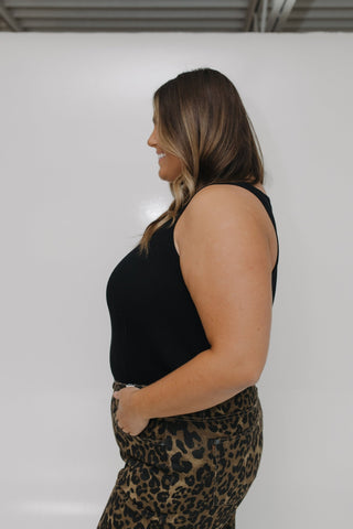 RIBBED SQUARE NECK SWEATER TANK - Love Marlow