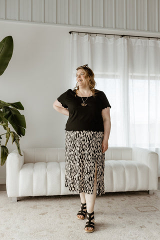 RIBBED SQUARE NECK TEE IN BLACK - Love Marlow