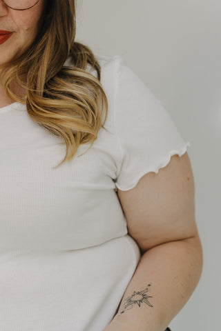 RIBBED SQUARE NECK TEE IN IVORY - Love Marlow