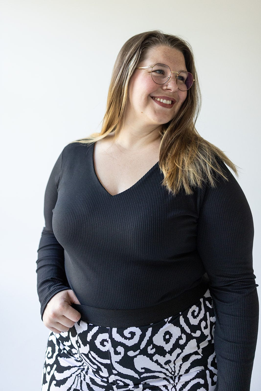 RIBBED V - NECK BODYSUIT IN BLACK - Love Marlow