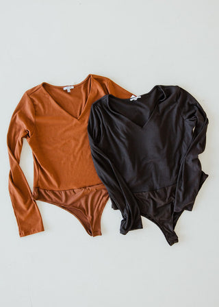 RIBBED V - NECK BODYSUIT IN URBAN BRONZE - Love Marlow