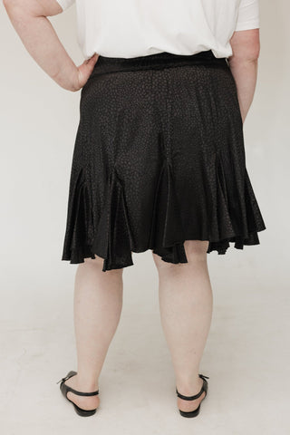 SHIMMERY ANIMAL PRINT TIERED MINI SKIRT IN BLACK - Love Marlow