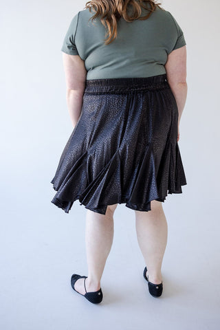 SHIMMERY ANIMAL PRINT TIERED MINI SKIRT IN BLACK - Love Marlow