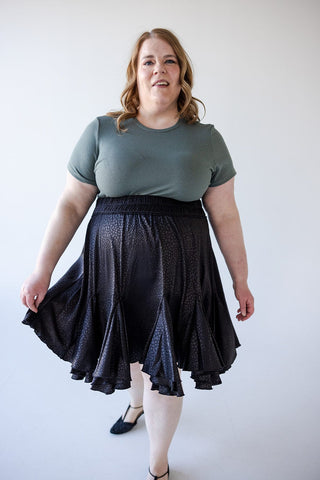 SHIMMERY ANIMAL PRINT TIERED MINI SKIRT IN BLACK - Love Marlow