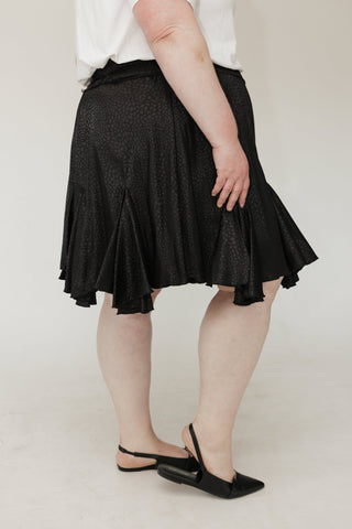 SHIMMERY ANIMAL PRINT TIERED MINI SKIRT IN BLACK - Love Marlow
