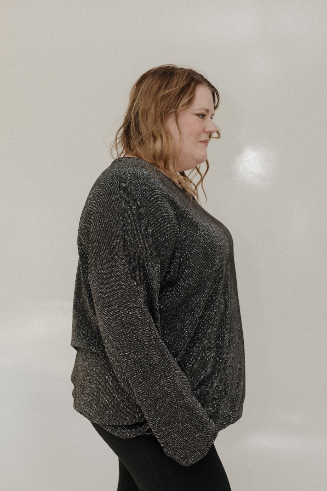 SHIMMERY BANDED HEM SHIRT IN BLACK - Love Marlow