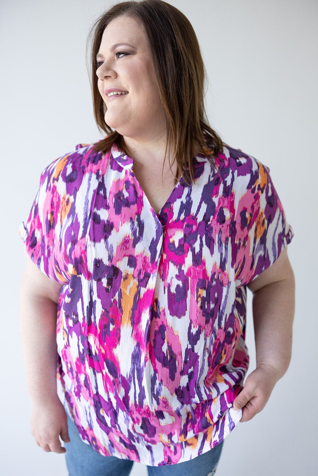 SHORT SLEEVE CHIFFON BLOUSE WITH PLEAT - Love Marlow