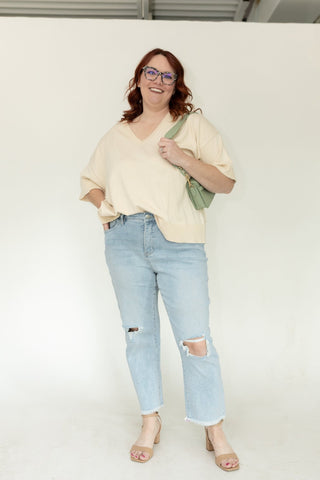 Short Sleeve Lightweight V-Neck Sweater – Natural - Love Marlow