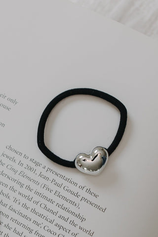 SILVER SOLID HEART PONYTAIL HOLDER – CHIC METAL HAIR ACCESSORY - Love Marlow