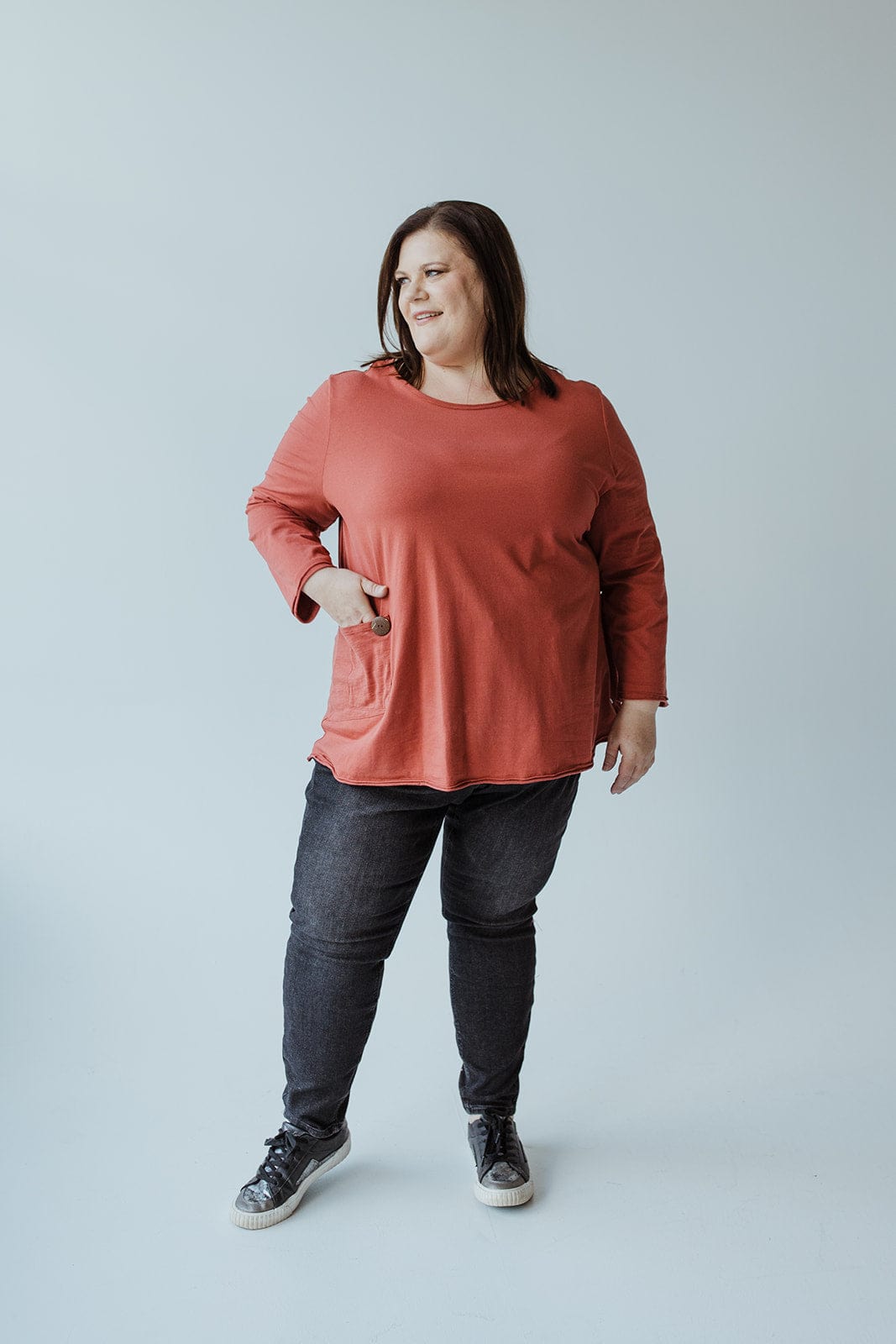 SINGLE POCKET TUNIC WITH RAW HEMS IN ROASTED CINNAMON - Love Marlow