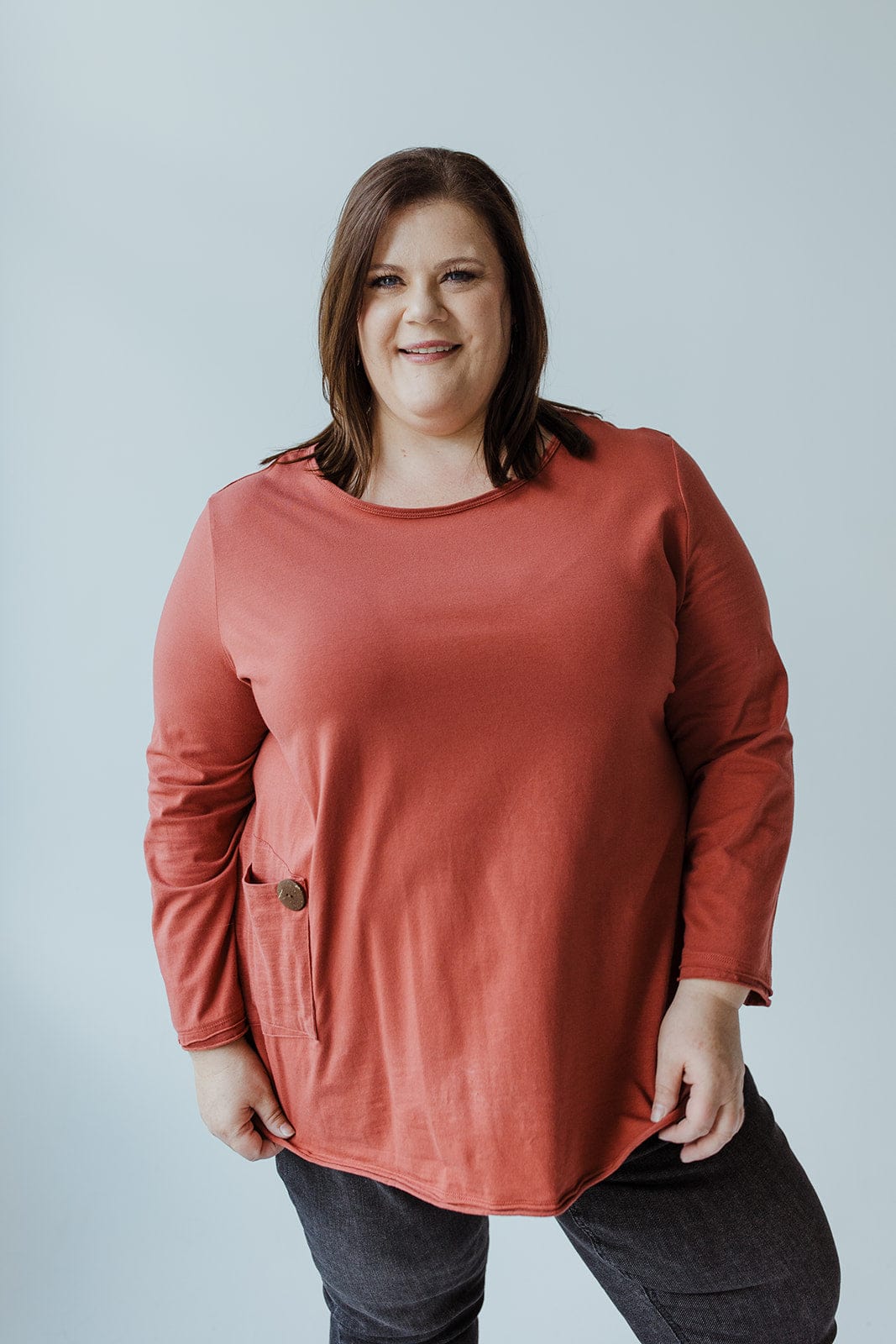 SINGLE POCKET TUNIC WITH RAW HEMS IN ROASTED CINNAMON - Love Marlow