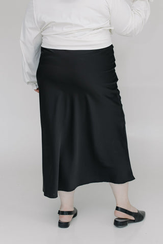 SLEEK MIDI LENGTH SKIRT IN BLACK - Love Marlow