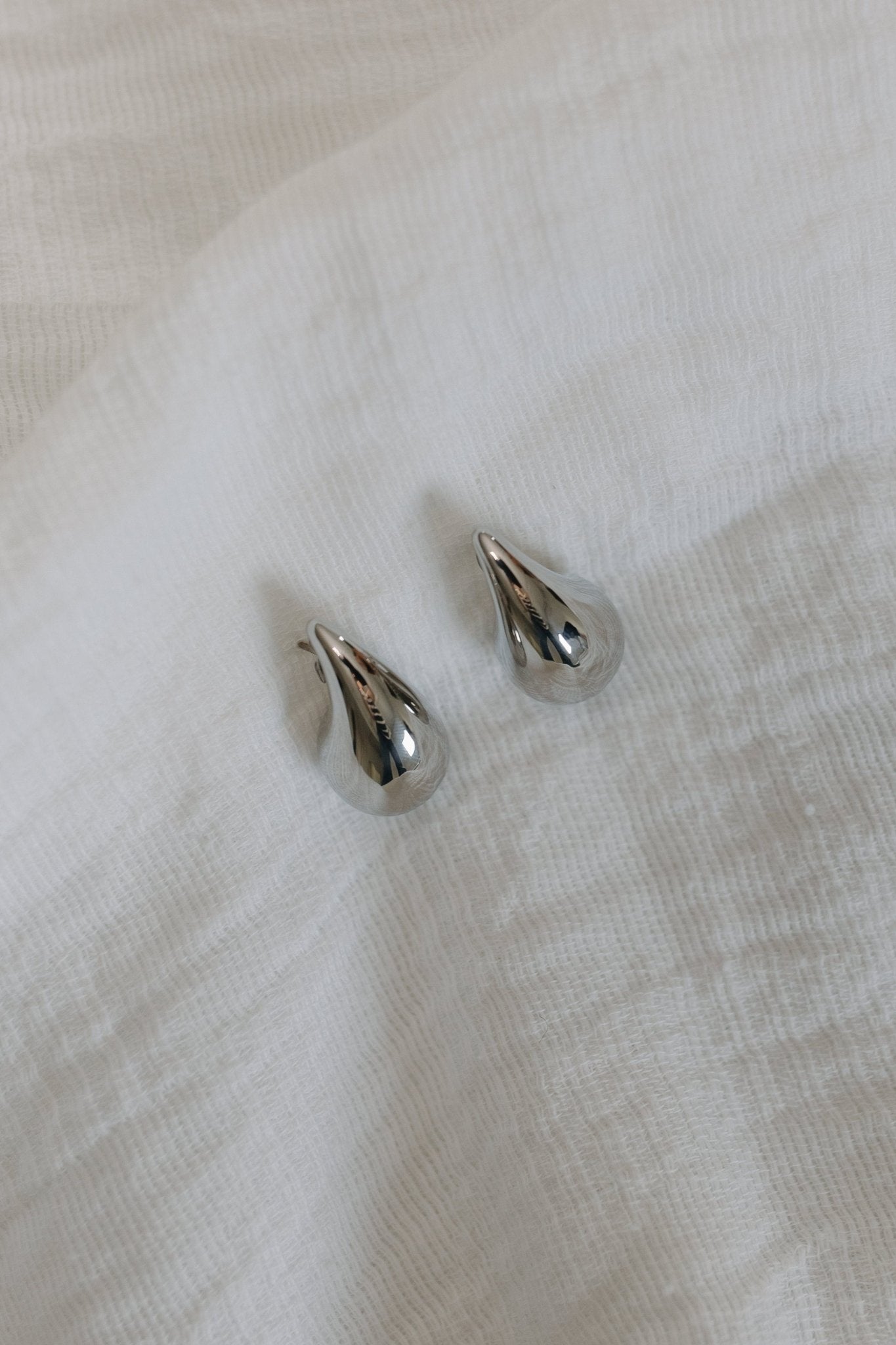 SLOANE STATEMENT TEARDROP EARRINGS IN SILVER - Love Marlow