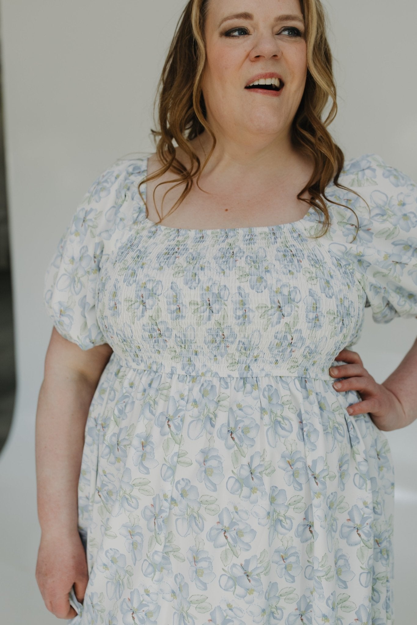 SMOCKED BODICE BUBBLE SLEEVE DRESS IN WATERCOLOR FLORAL - Love Marlow