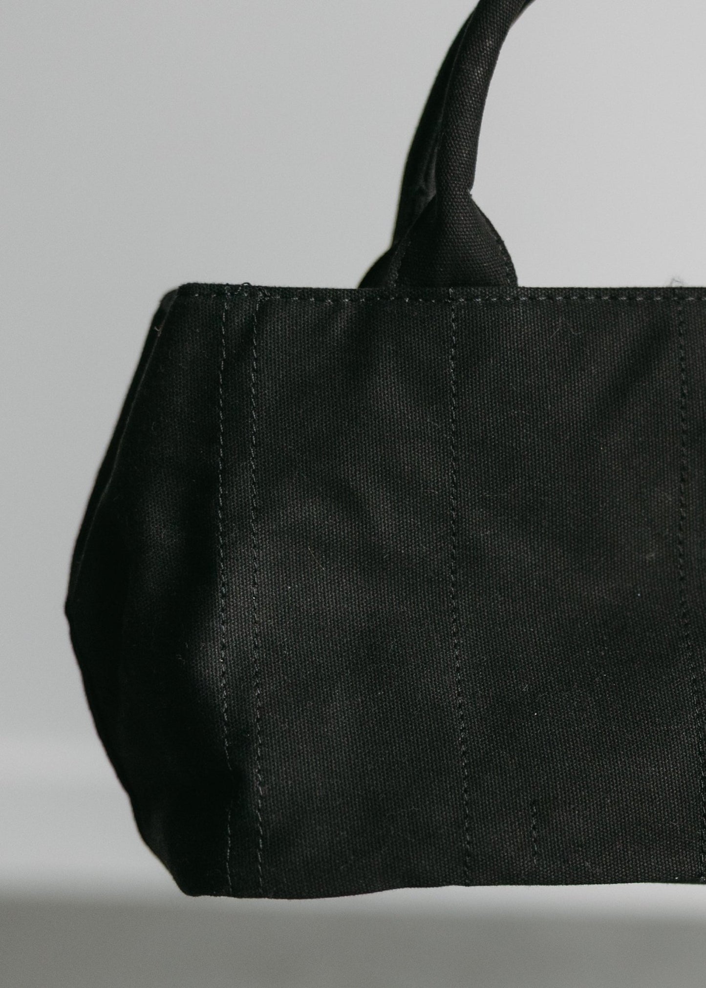 SOLID MEDIUM CANVAS TOTE BAG IN BLACK - Love Marlow
