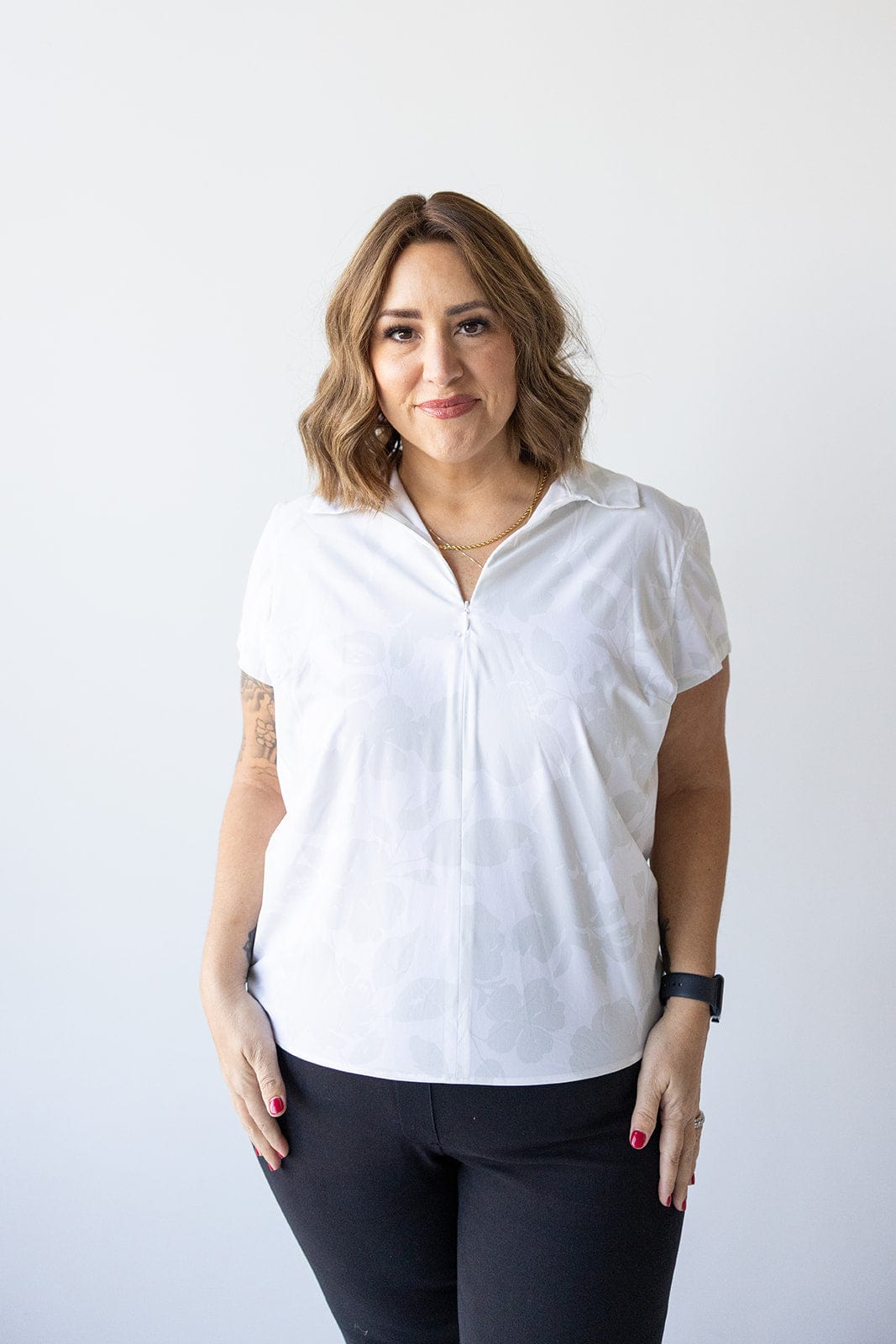 Spanx® SUNSHINE SHORT SLEEVE TOP IN FLORET WHITE - xL - Love Marlow