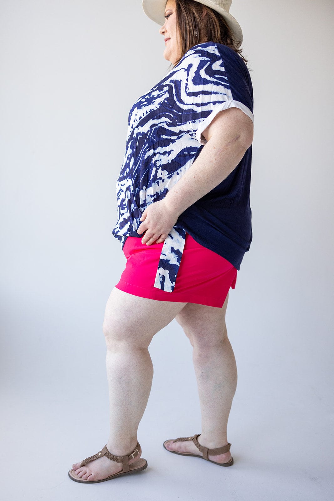 Spanx® SUNSHINE SHORTS 6" HIBISCUS - Love Marlow