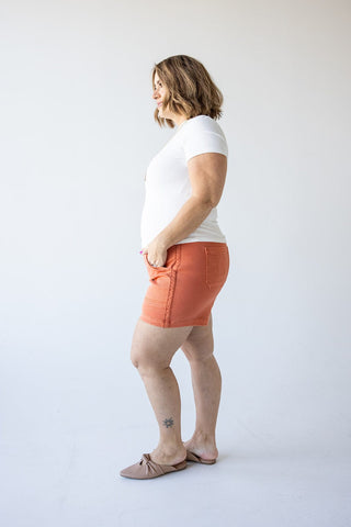 Spanx© STRETCH TWILL SHORTS 6" IN SPICED ORANGE - Love Marlow
