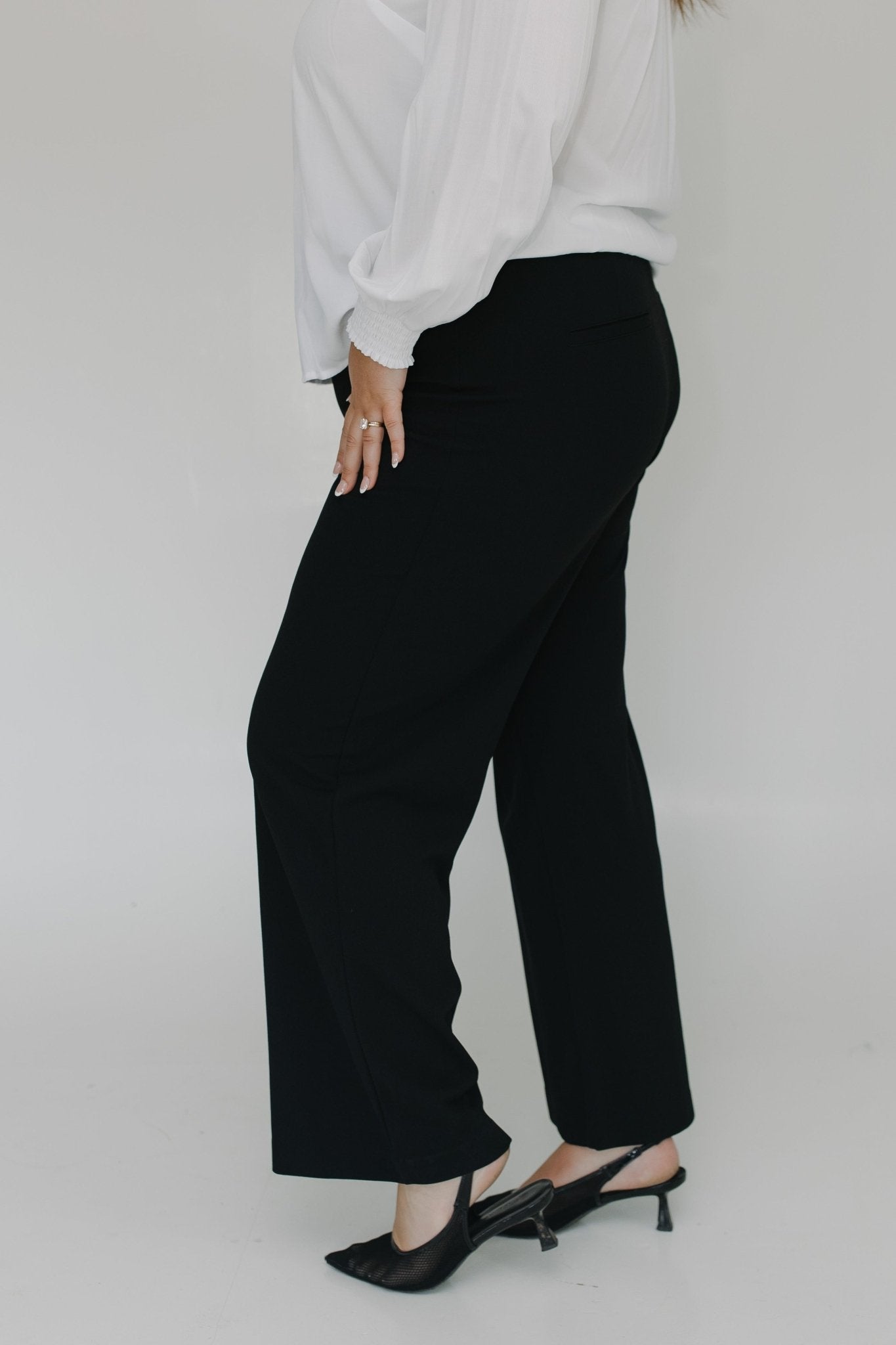STRAIGHT LEG PULL - ON PANT IN BLACK - Love Marlow